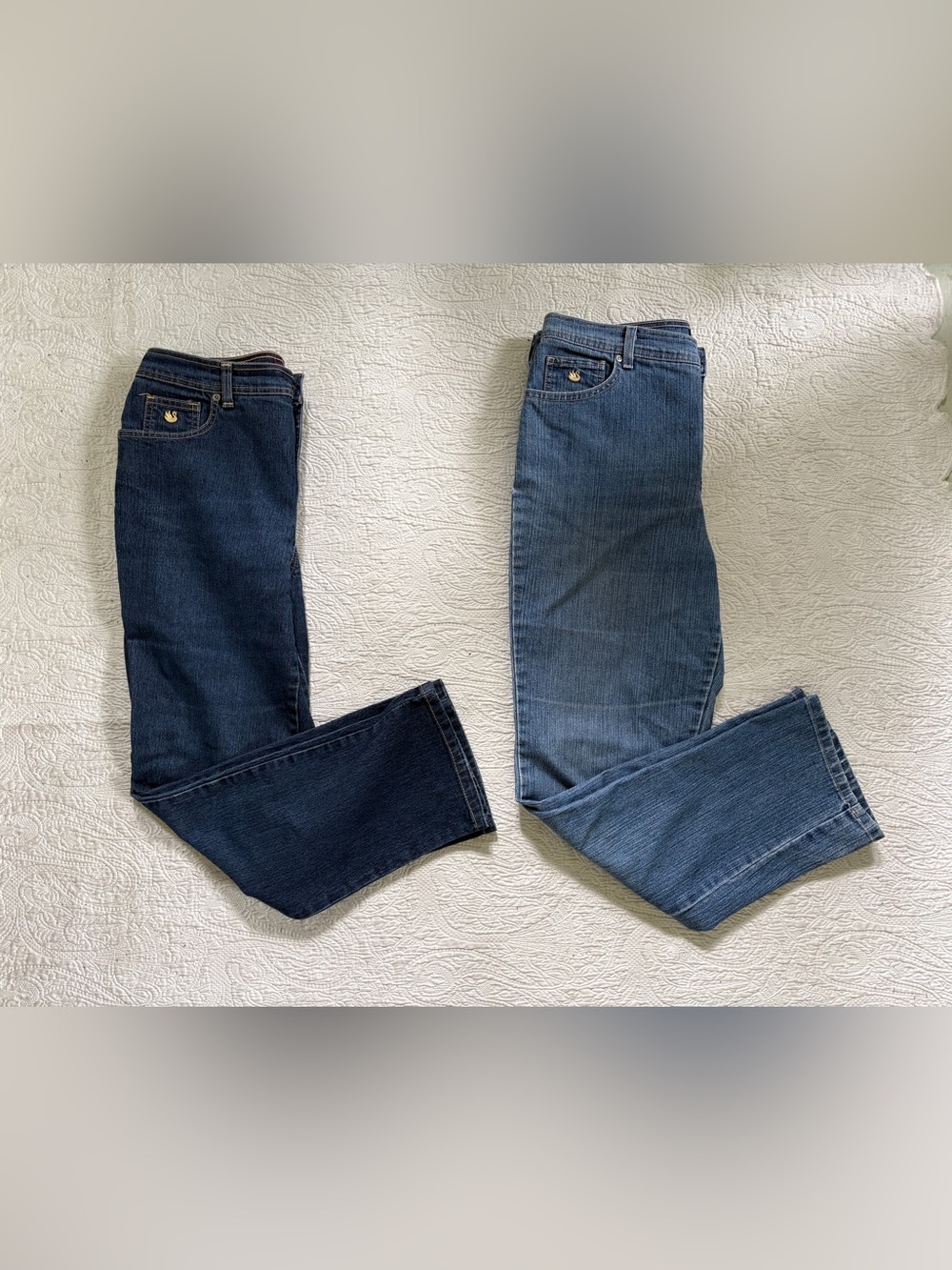 Gloria Vanderbilt Women’s Straight Jeans - Dark Blue & Light Blue Set - size 12